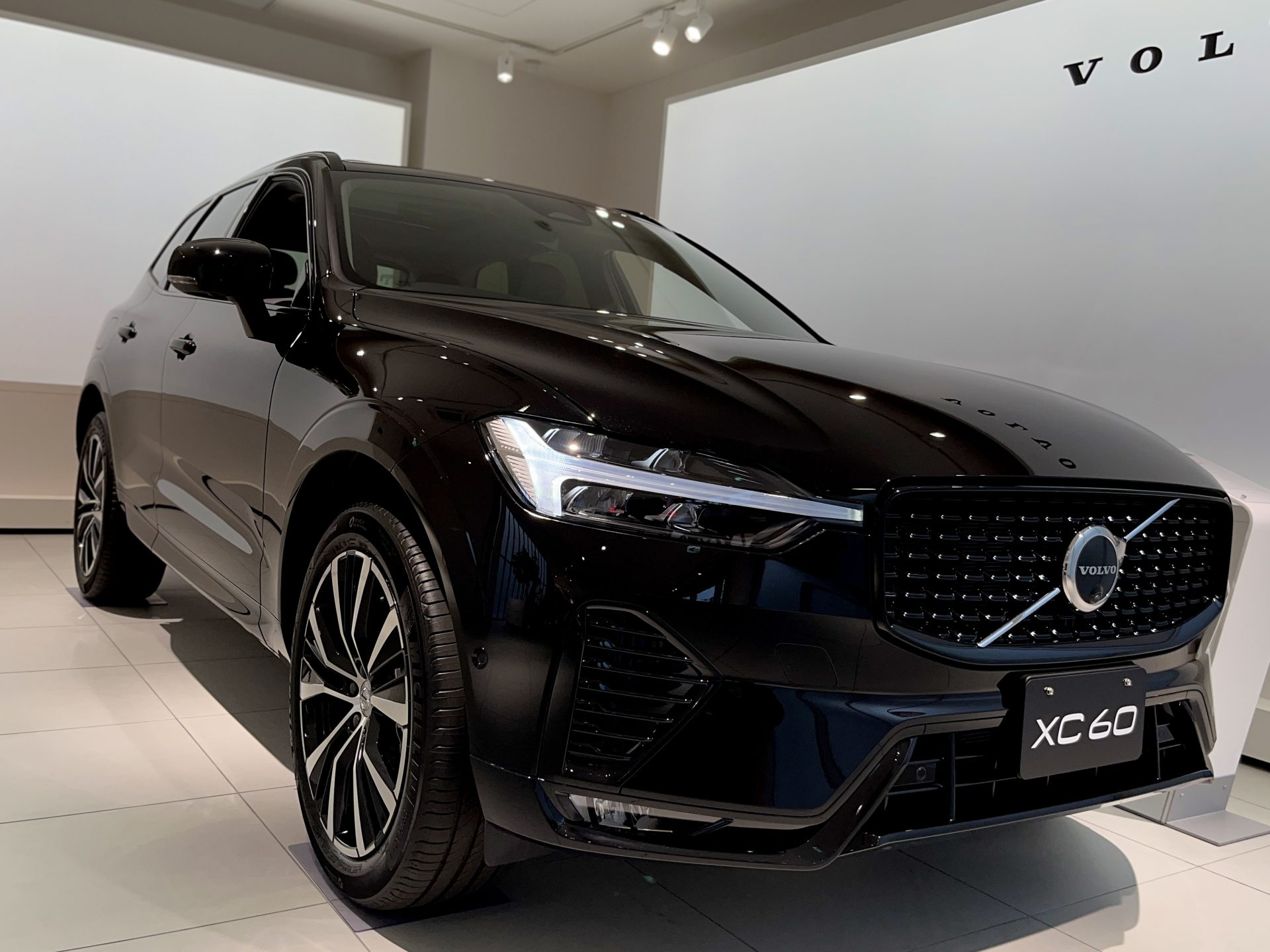 XC60 Ultra B5 AWD Dark Edition