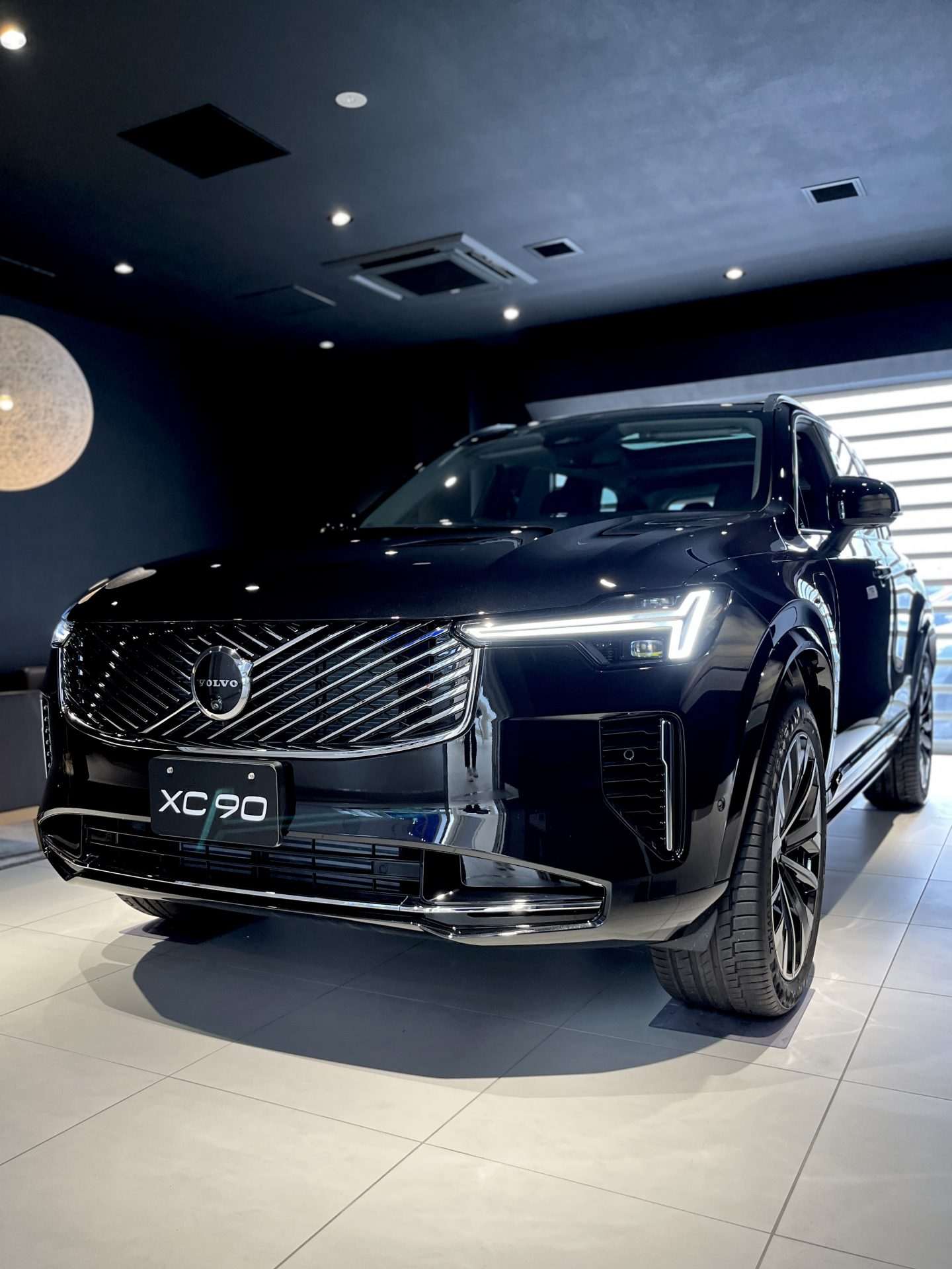 展示車”XC90 ULTRA T8 AWD PLUG－IN HYBRIT BRIGHT EDITION”のご紹介